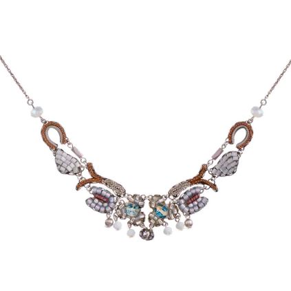COLLAR YANG DE AYALA BAR