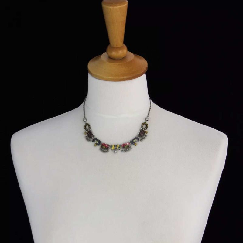 Collar de Eleanor de Ayala Bar